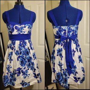 Vintage City Triangles Floral Sun Dress White & Blue Size 3/4 Juniors